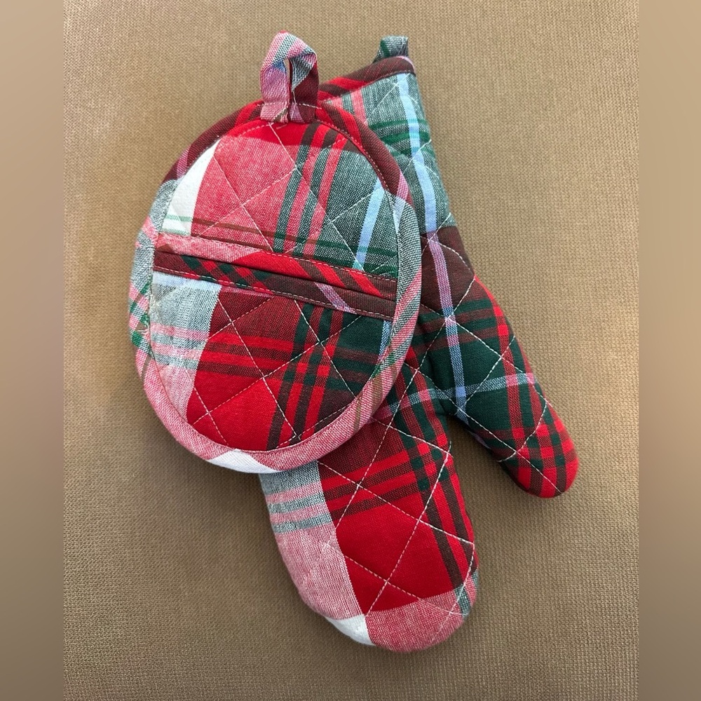 Threshold | 2Pc Plaid Oven Mitt + Potholder Set